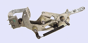 Lagerbock | Kulissenhebel, M102 W201 W124 W460 W461, Mit M102 Motoren  (Mercedes-Benz: A1020708524)